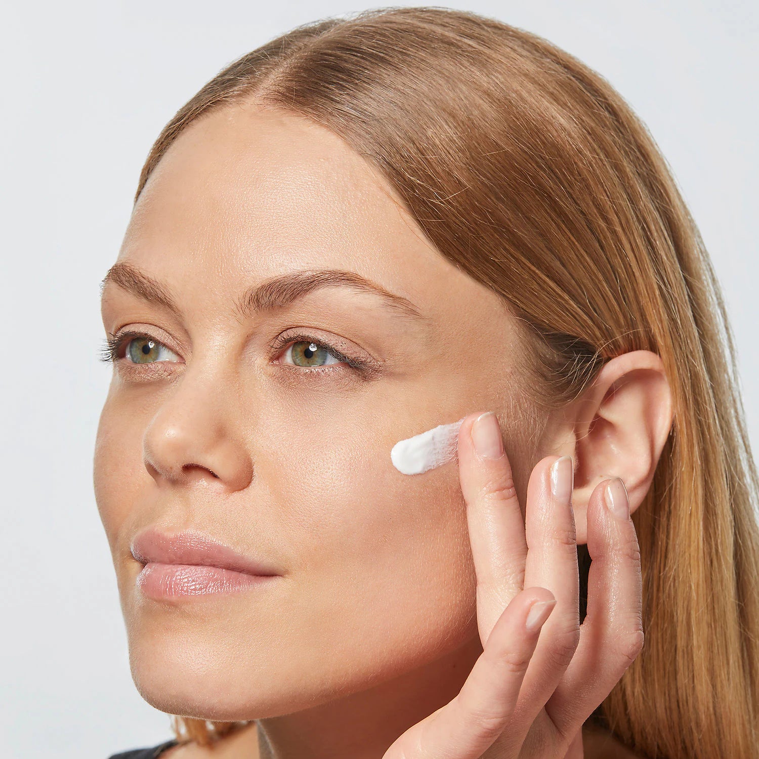 Bienfait Multi-Vital Sunscreen Lotion Broad Spectrum SPF 30 - Image 3