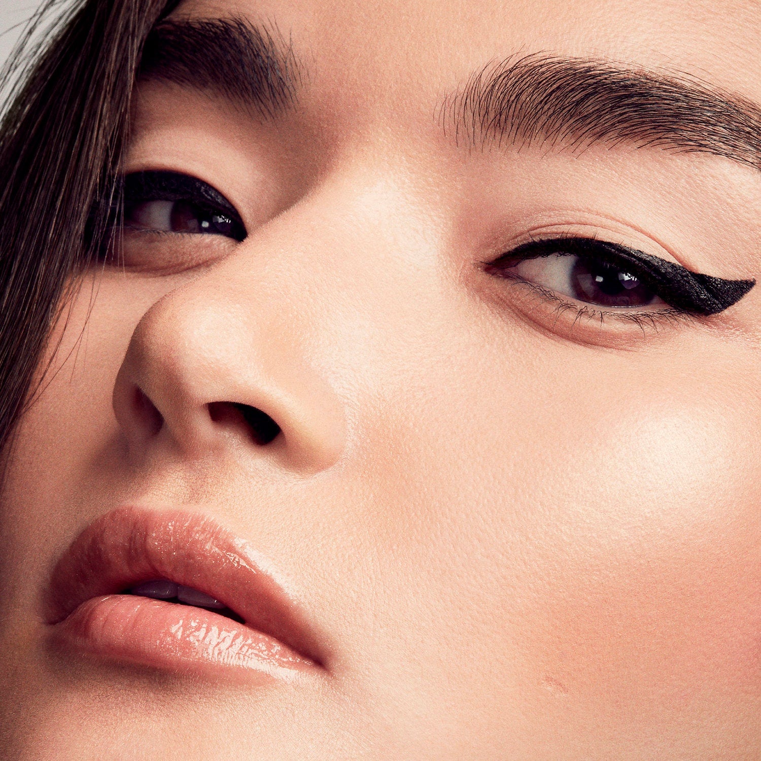 Flyliner Longwear Liquid Eyeliner - Image 3