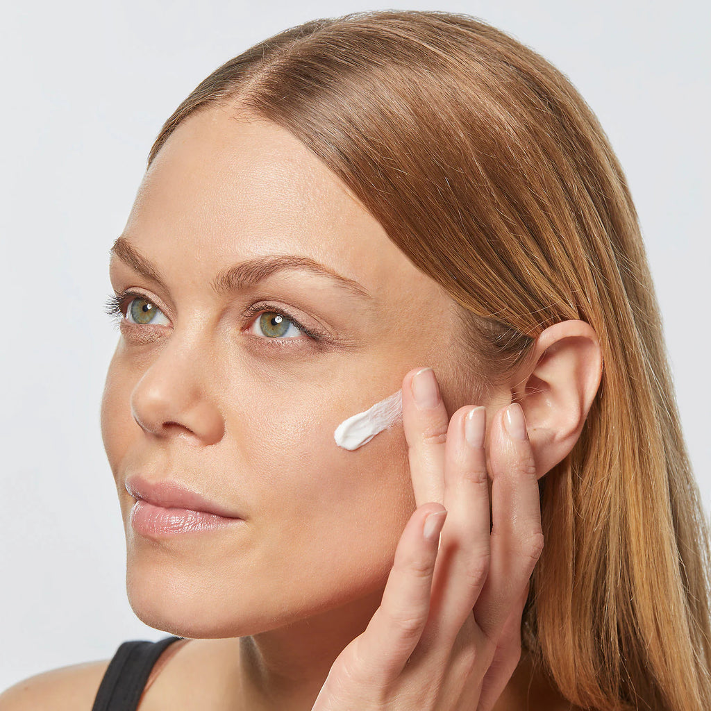 Bienfait Multi-Vital SPF 30 Day Cream Moisturizer - Image 4